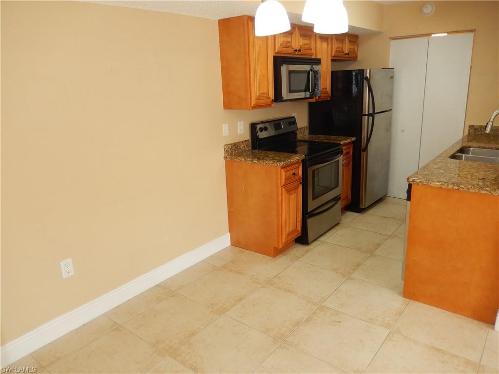 VENETIAN PALMS - Residential