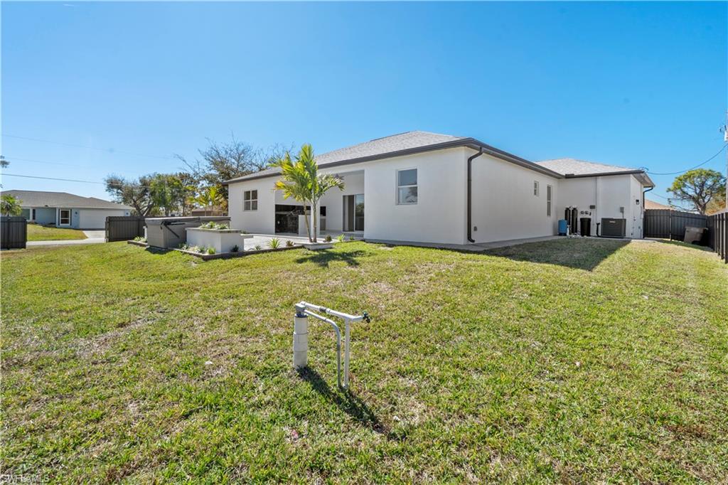 CAPE CORAL - Residential
