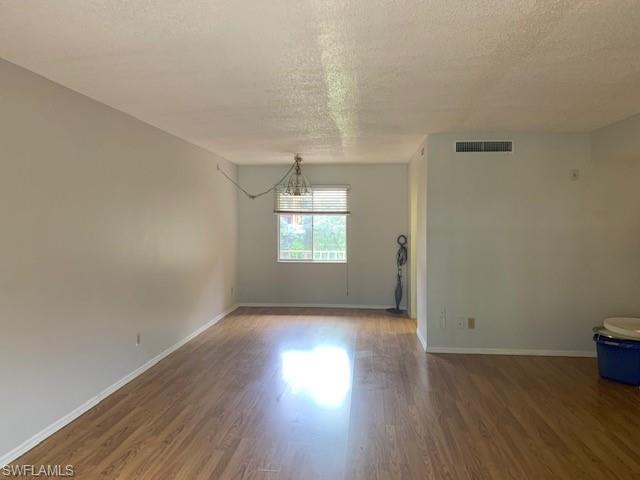 TOWERS CONDO - Residential