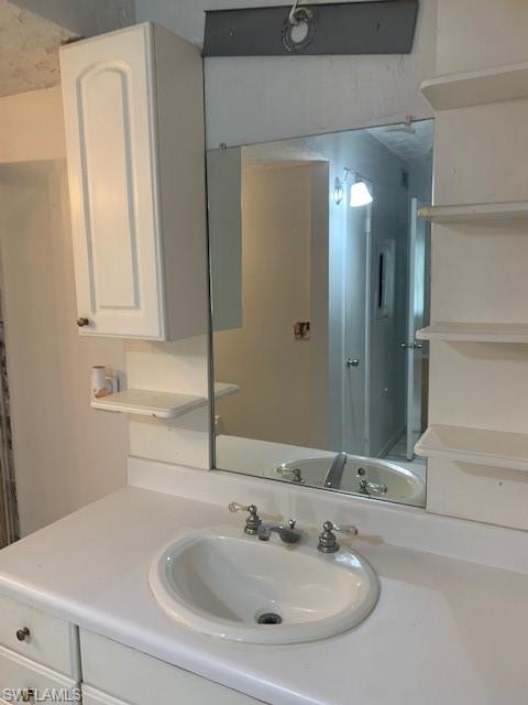 TOWERS CONDO - Residential