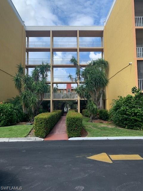 TOWERS CONDO - Residential