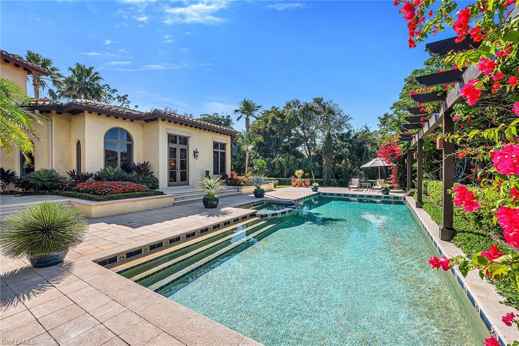 BELLO LAGO - Residential