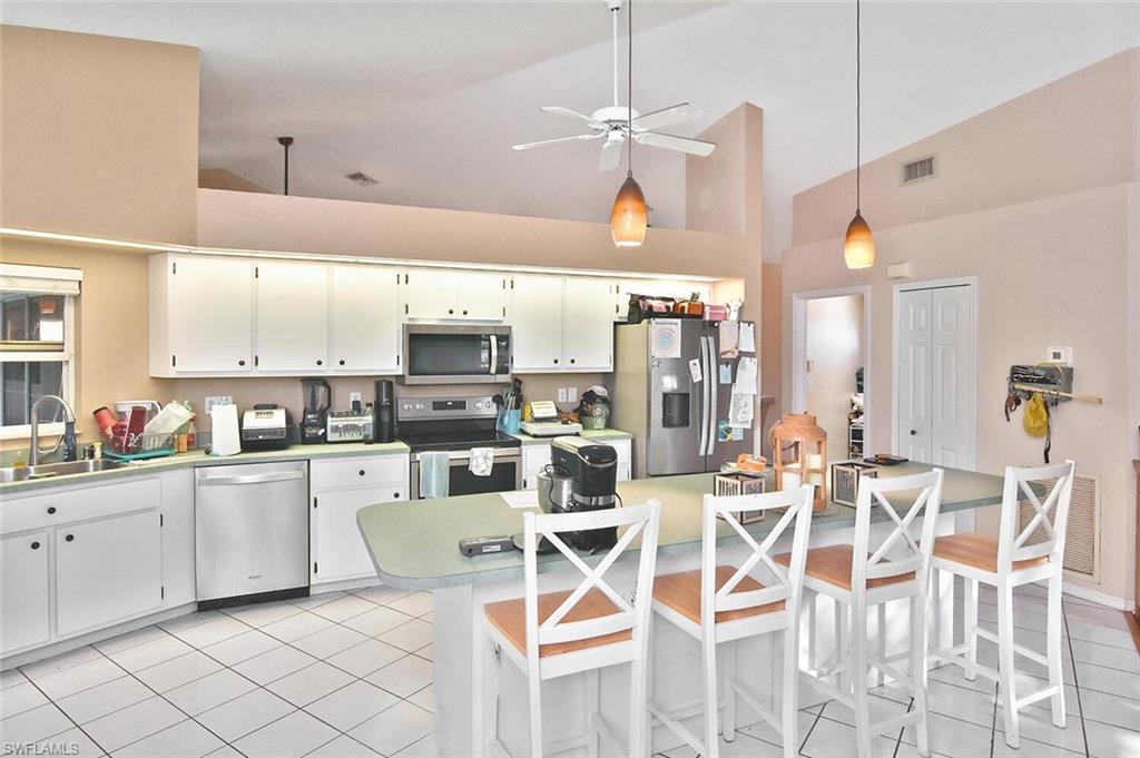 SAN CARLOS PARK - Residential