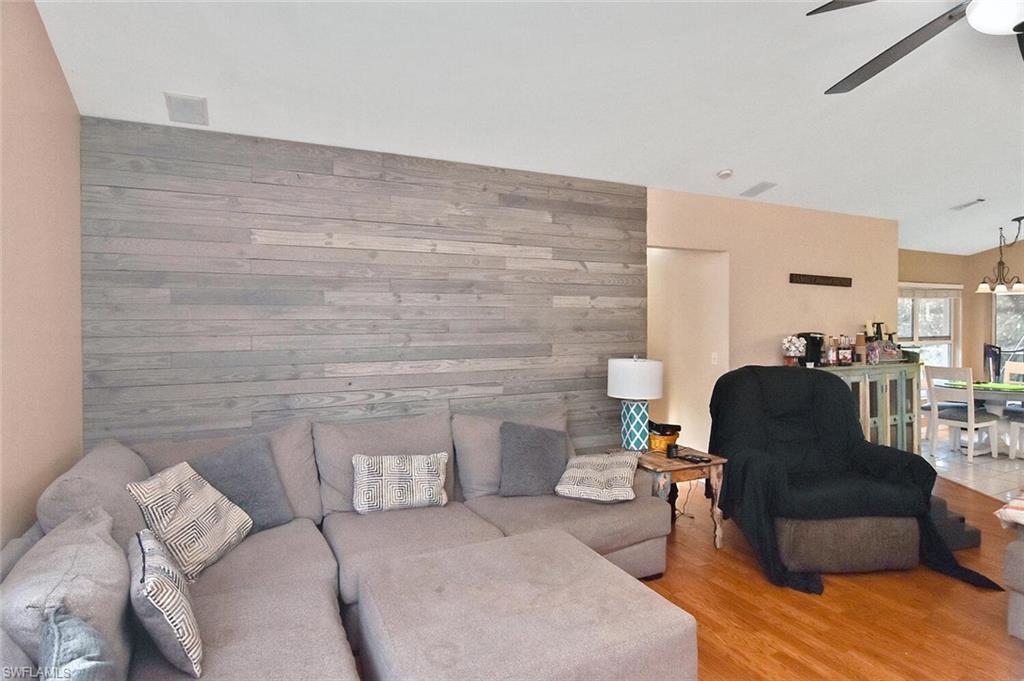 SAN CARLOS PARK - Residential