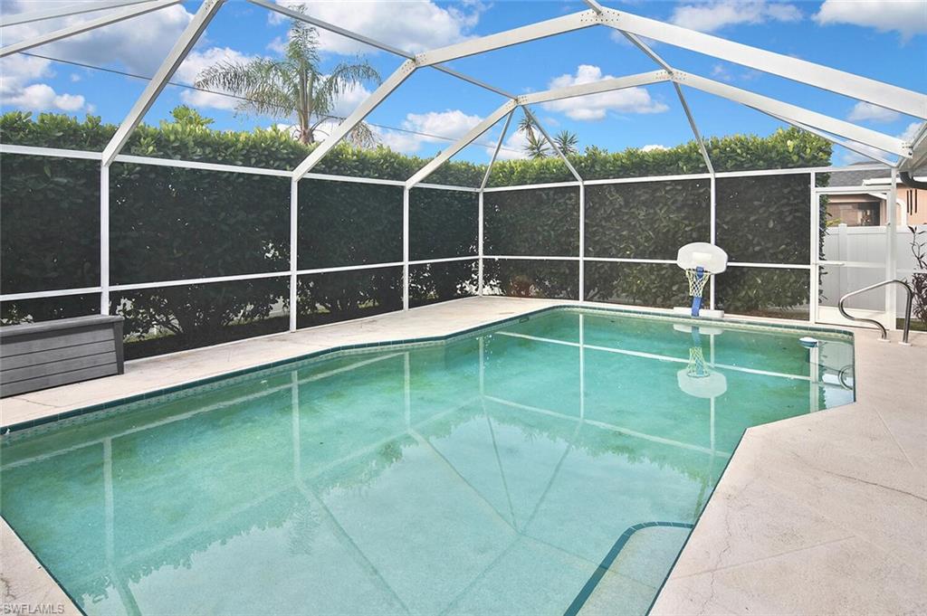 SAN CARLOS PARK - Residential