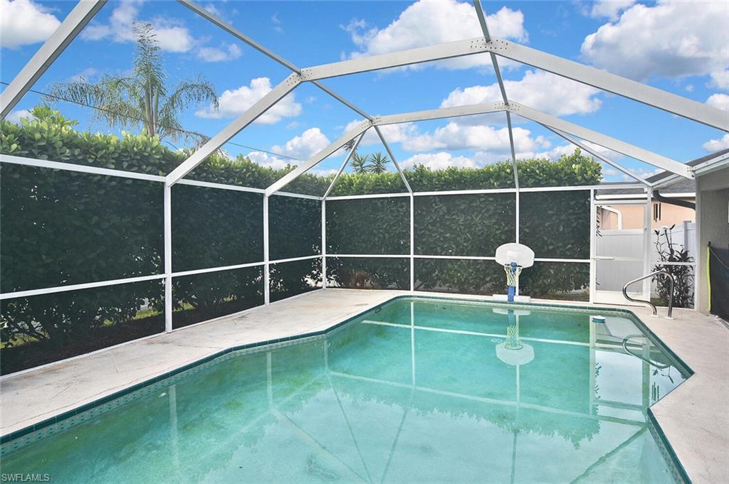 SAN CARLOS PARK - Residential