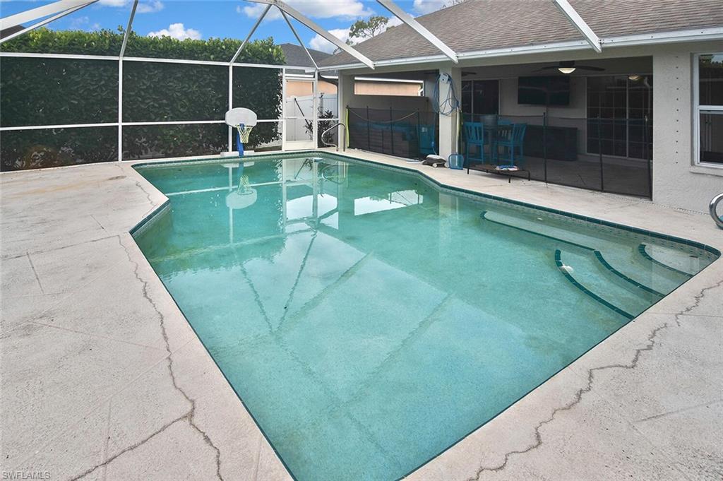 SAN CARLOS PARK - Residential