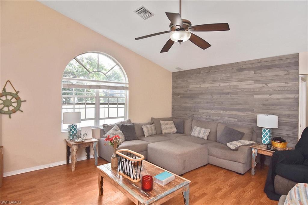 SAN CARLOS PARK - Residential