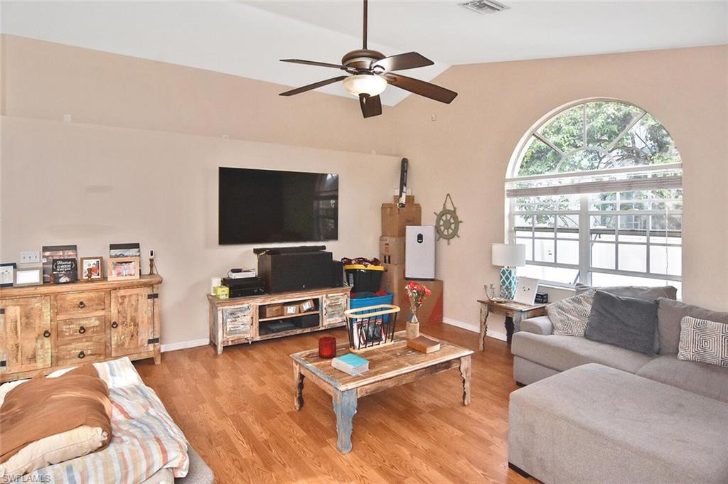 SAN CARLOS PARK - Residential