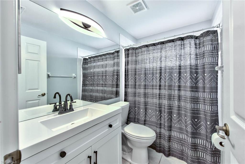 FOUNTAIN LAKES - Residential Lease