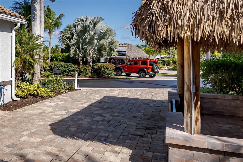 NAPLES MOTORCOACH RESORT - Land