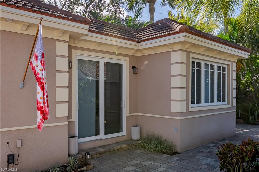 NAPLES MOTORCOACH RESORT - Land