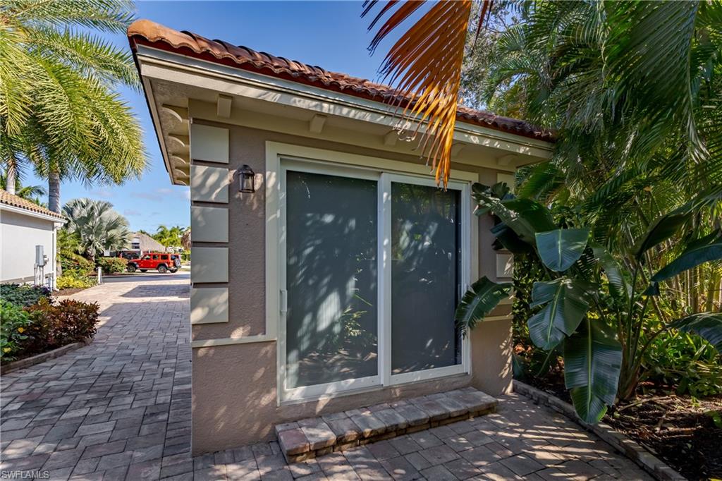 NAPLES MOTORCOACH RESORT - Land