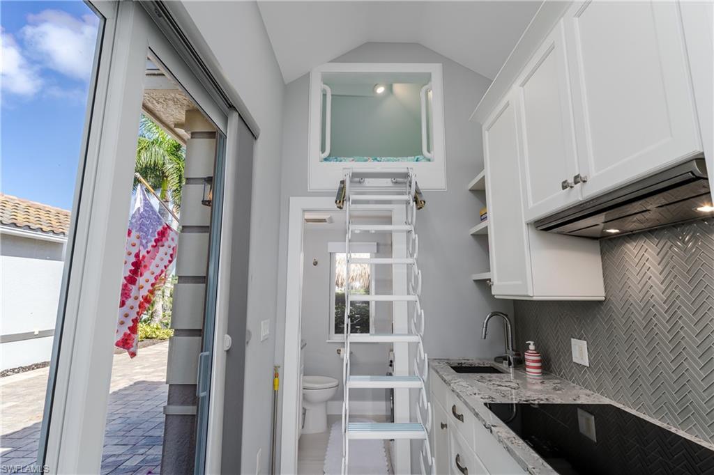 NAPLES MOTORCOACH RESORT - Land