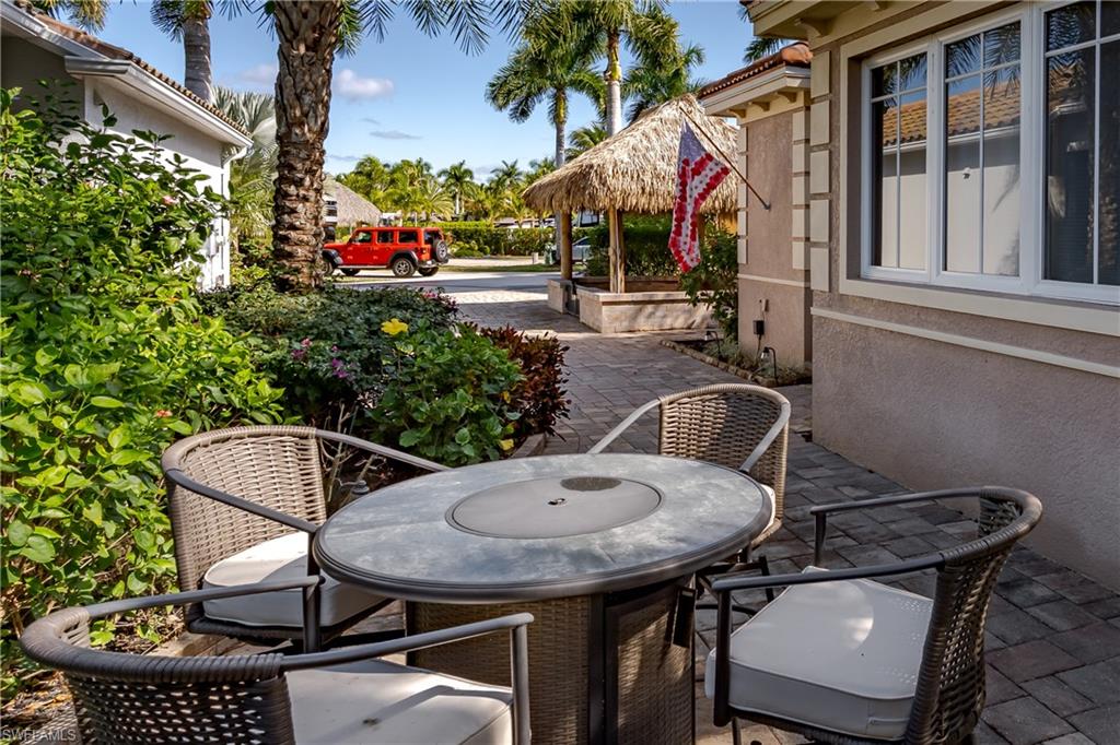 NAPLES MOTORCOACH RESORT - Land