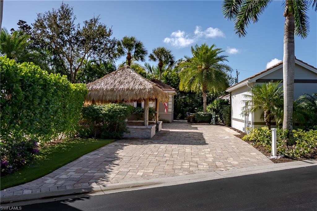 NAPLES MOTORCOACH RESORT - Land