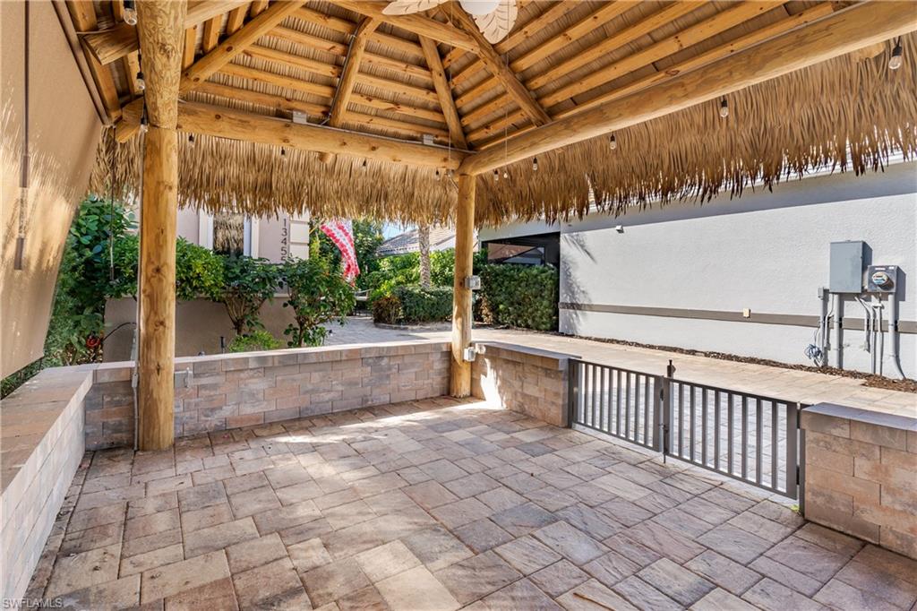 NAPLES MOTORCOACH RESORT - Land