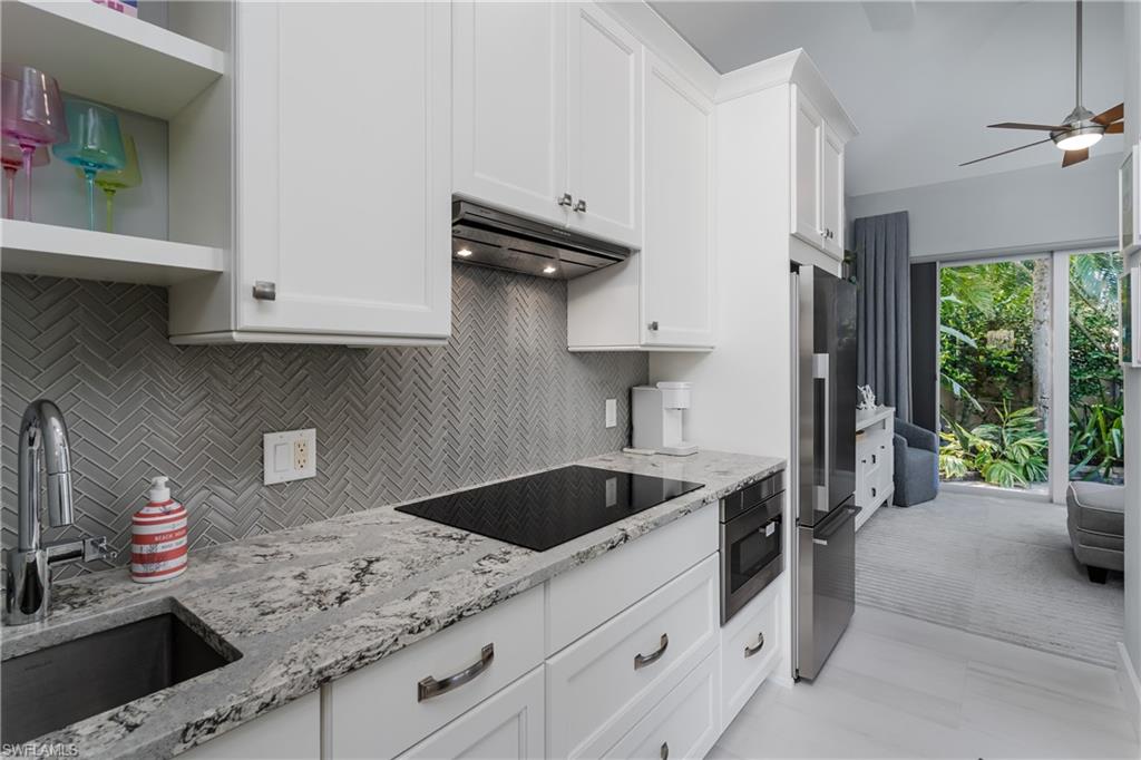 NAPLES MOTORCOACH RESORT - Land