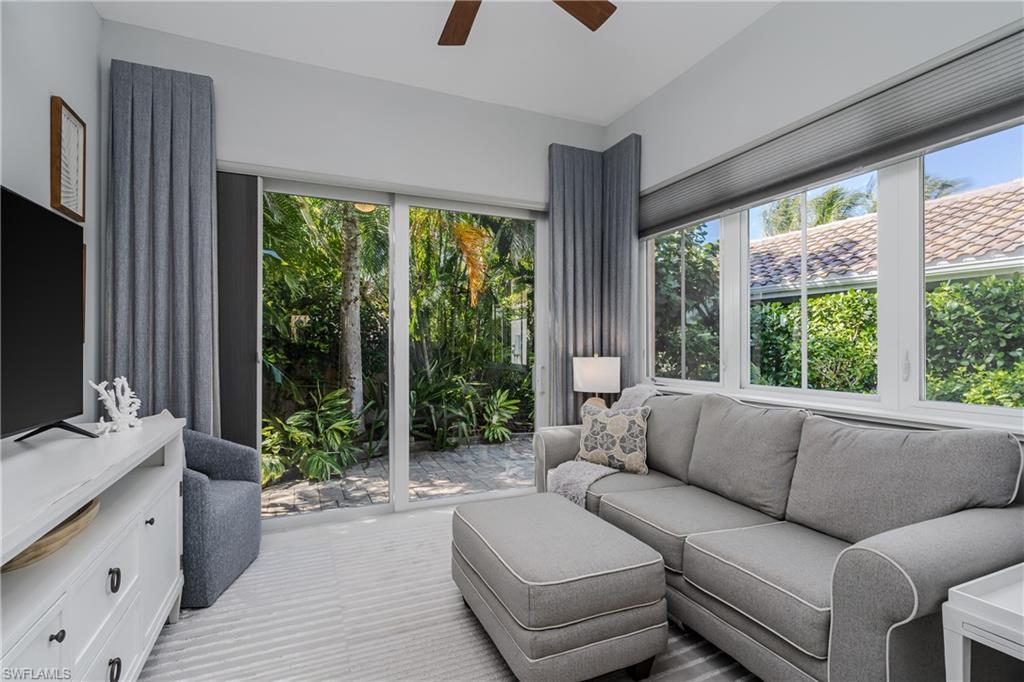 NAPLES MOTORCOACH RESORT - Land