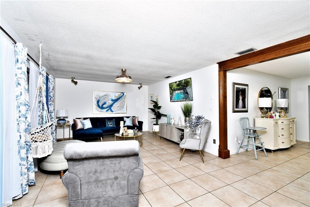 COUNTRY CLUB ESTATES - Residential