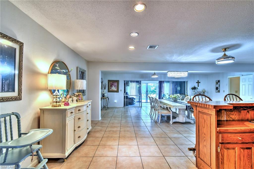 COUNTRY CLUB ESTATES - Residential