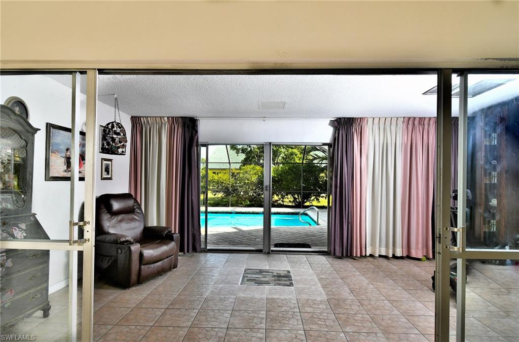 COUNTRY CLUB ESTATES - Residential