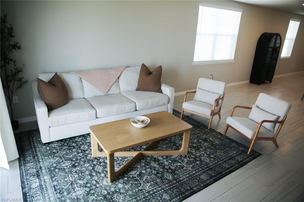 CRESCENT LAKES - Residential