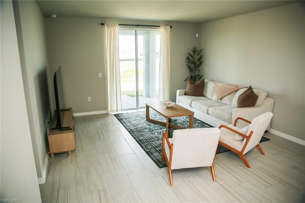 CRESCENT LAKES - Residential