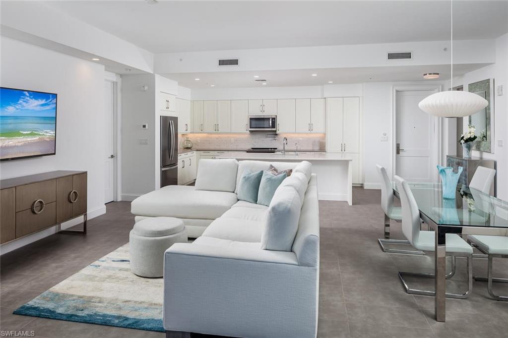 ELEVEN ELEVEN CENTRAL - Residential Lease