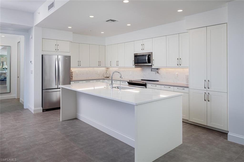 ELEVEN ELEVEN CENTRAL - Residential Lease