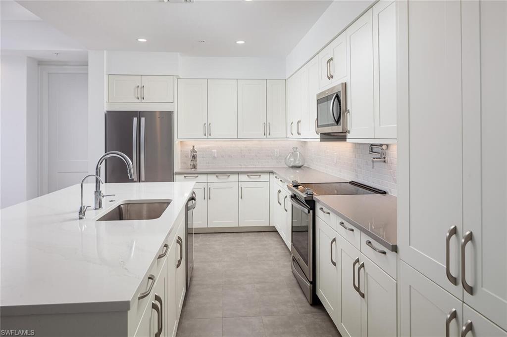 ELEVEN ELEVEN CENTRAL - Residential Lease