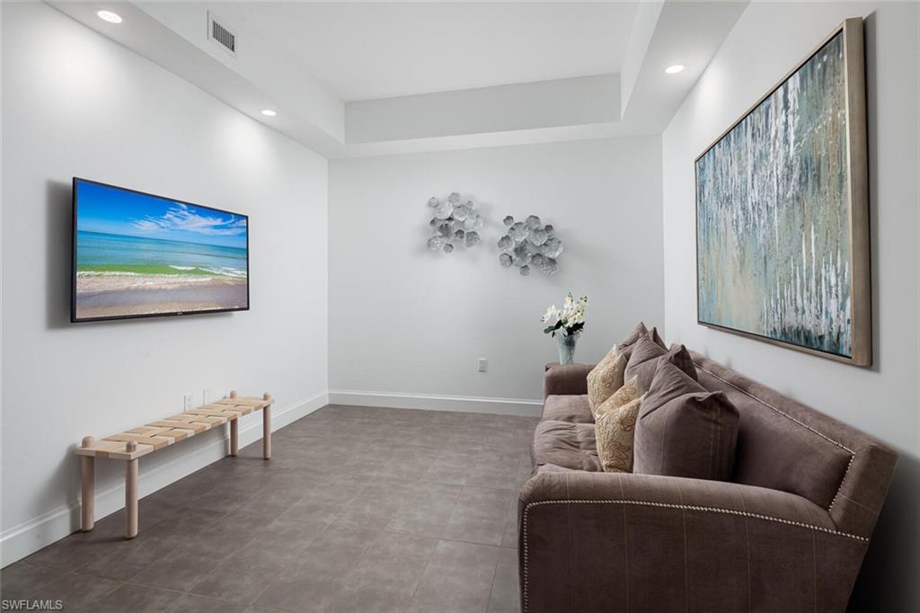 ELEVEN ELEVEN CENTRAL - Residential Lease