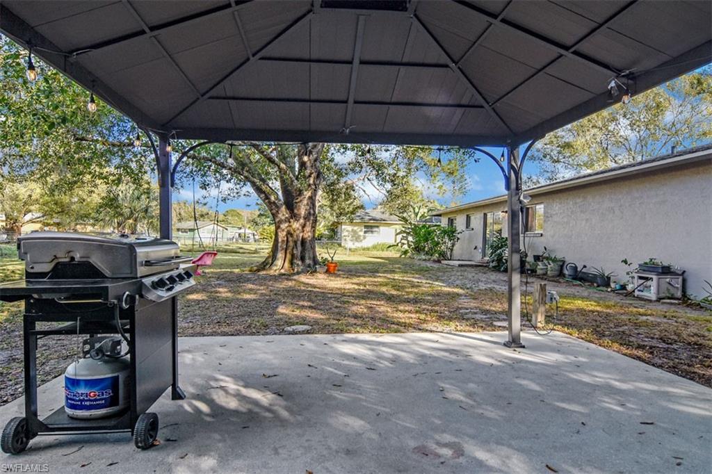 FORT MYERS SHORES - Residential