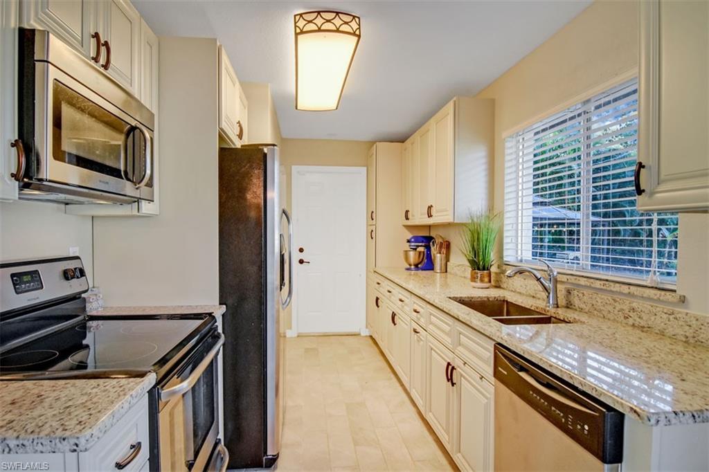 FORT MYERS SHORES - Residential