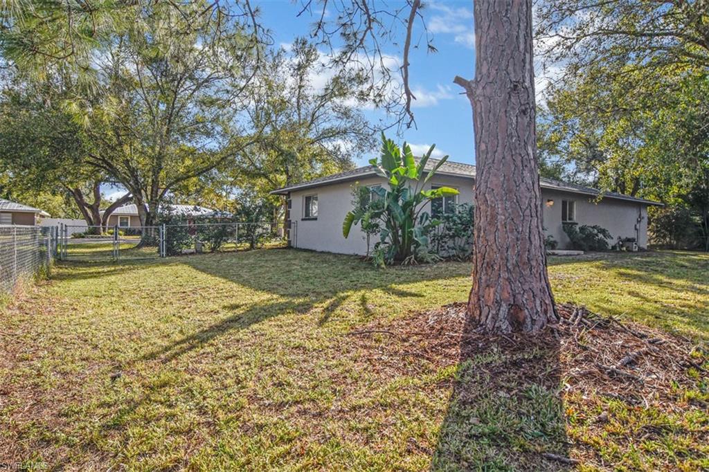 FORT MYERS SHORES - Residential