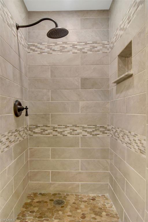 FORT MYERS SHORES - Residential