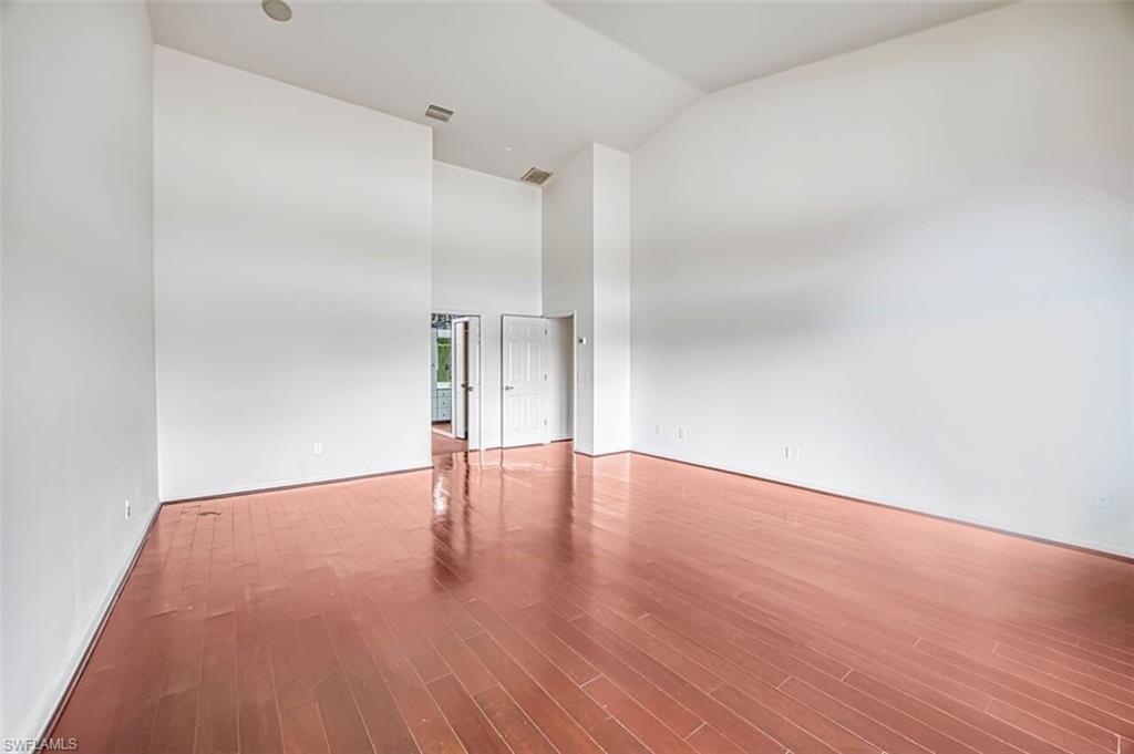 TOWN AND RIVER - Residential