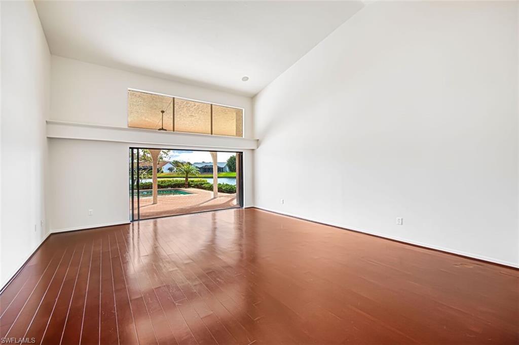 TOWN AND RIVER - Residential