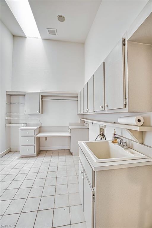 TOWN AND RIVER - Residential