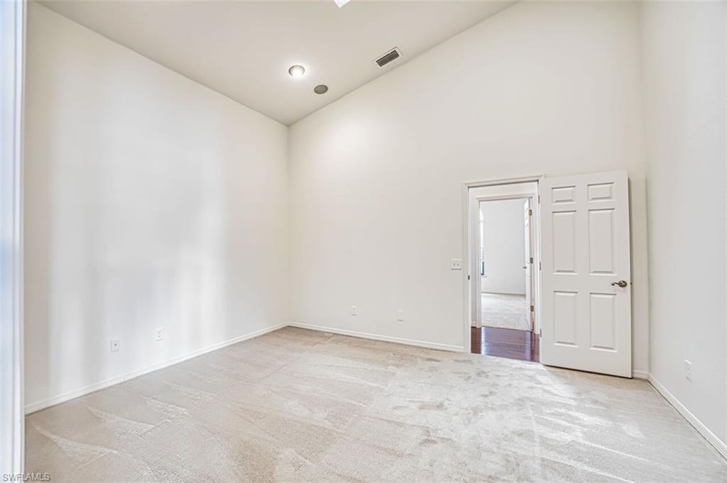 TOWN AND RIVER - Residential