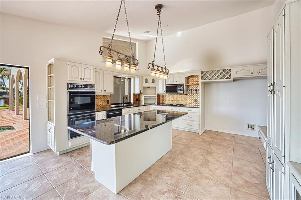 TOWN AND RIVER - Residential