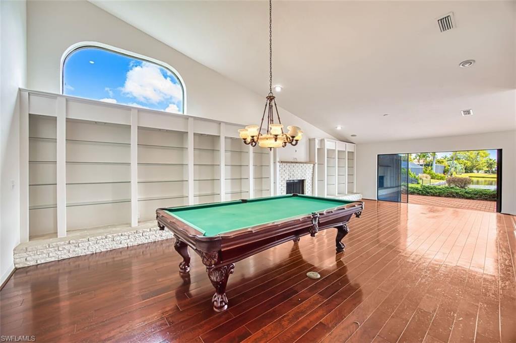 TOWN AND RIVER - Residential