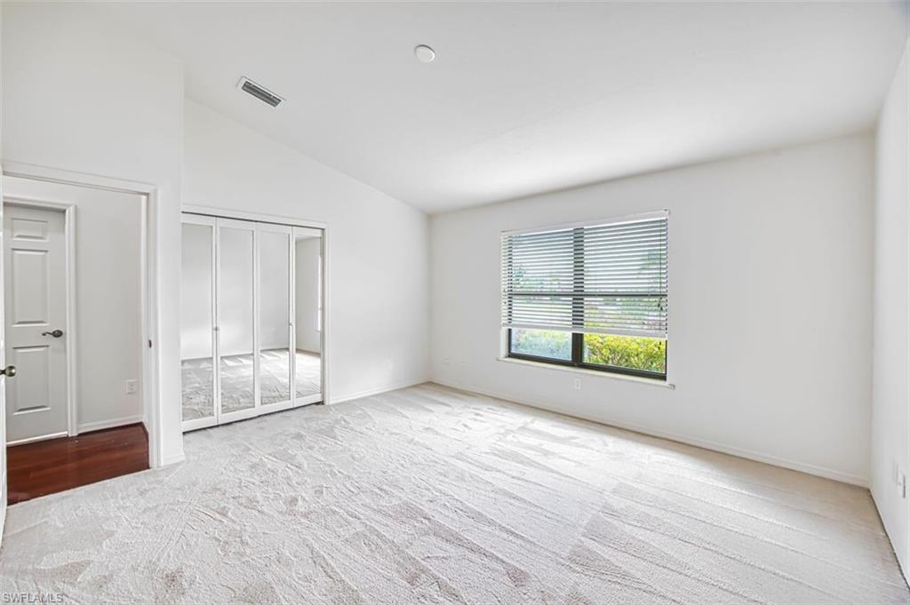 TOWN AND RIVER - Residential