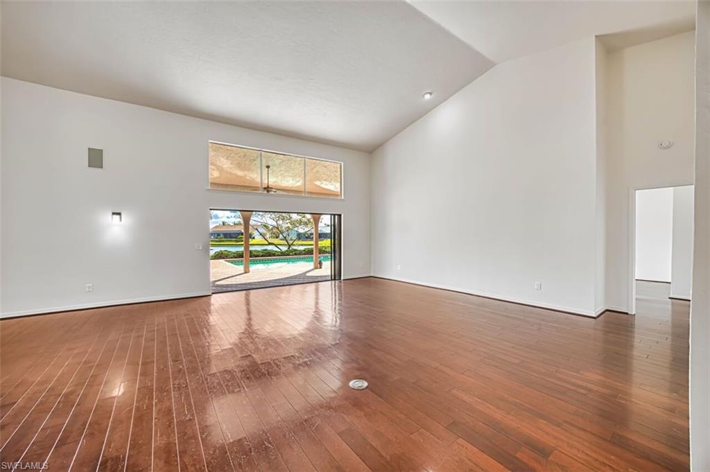 TOWN AND RIVER - Residential