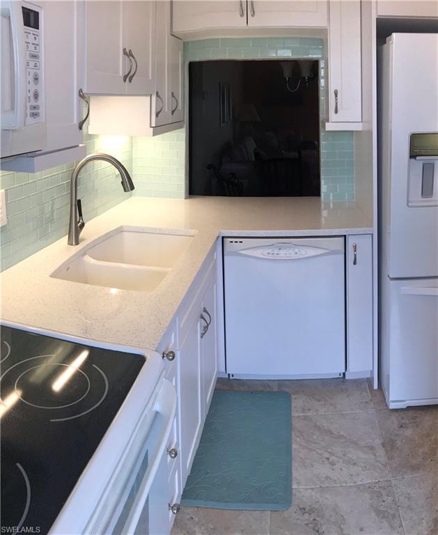 LAKE FAIRWAYS COUNTY CLUB - Residential Lease