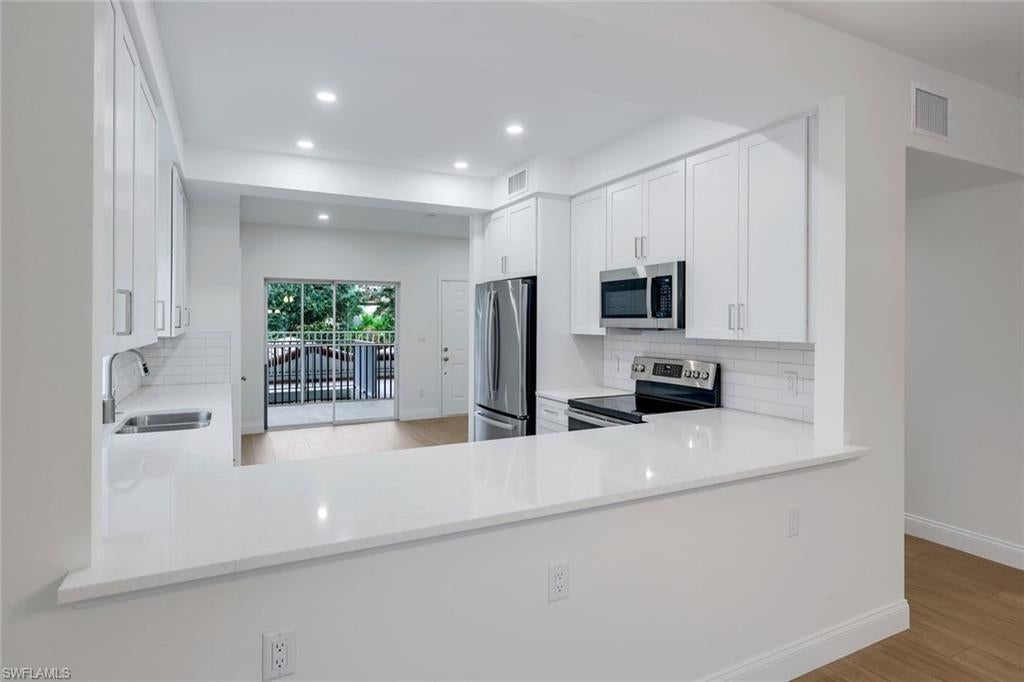6030 Chardonnay LN 204