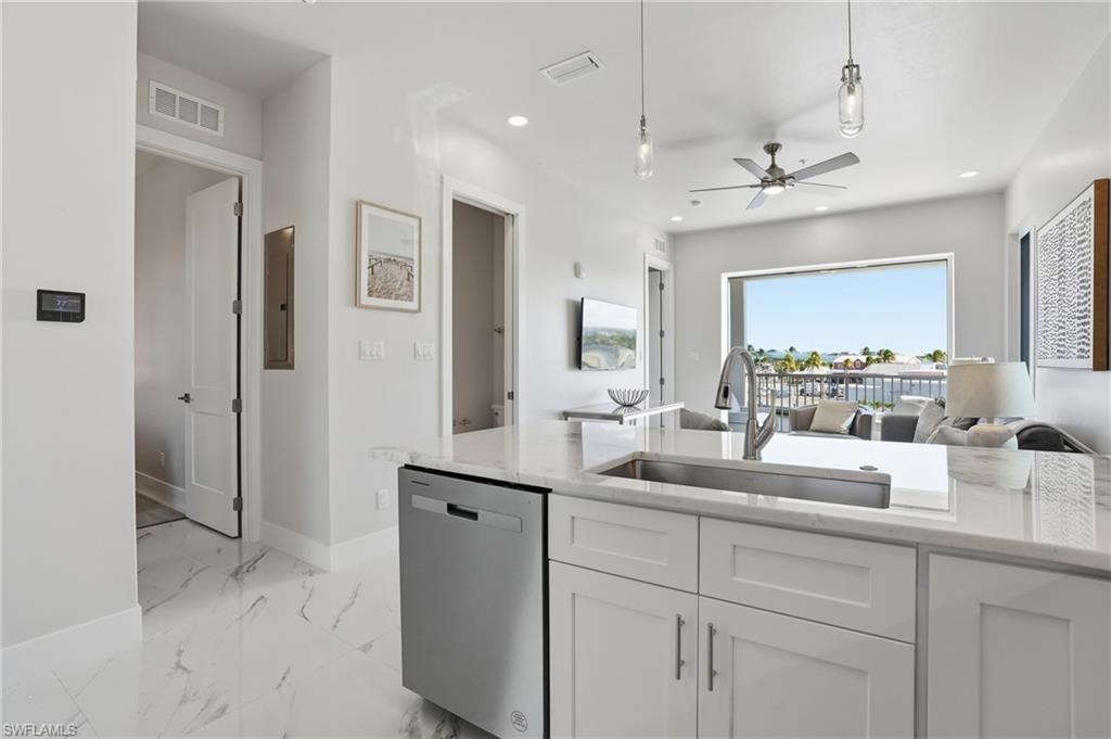 ISLAND SHORES - Residential