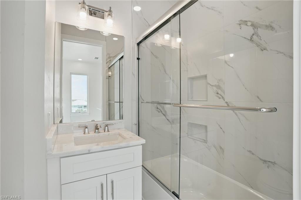 ISLAND SHORES - Residential