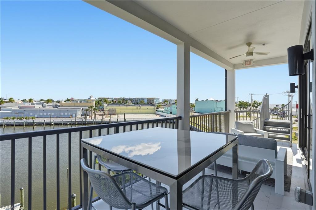 ISLAND SHORES - Residential