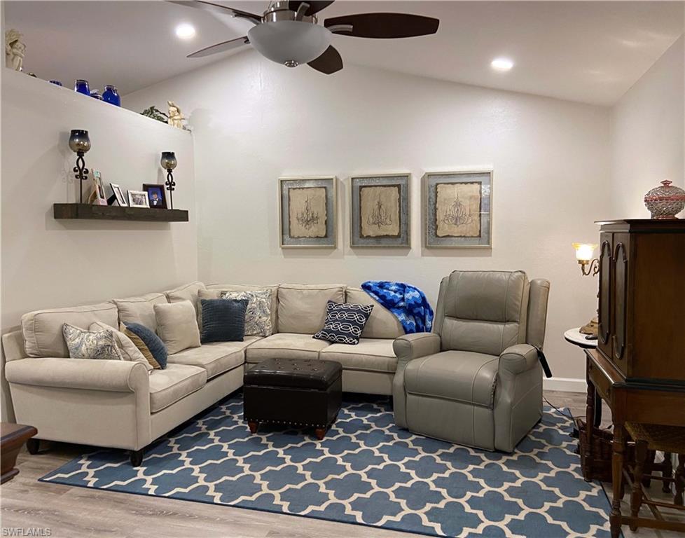 COMPASS POINTE - Residential